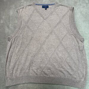 Saddlebred Men's V-Neck Sweater Vest in Tan